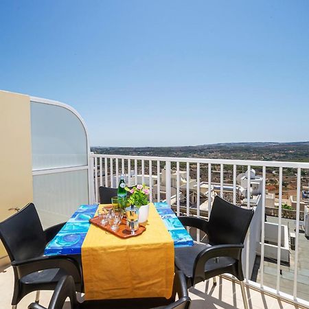 Summer Breeze Apartment With Panoramic Terrace - By Getawaysmalta メーリッハ エクステリア 写真